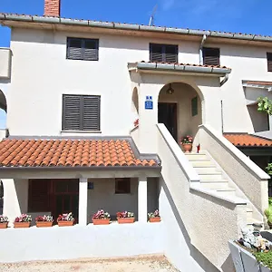 Ritosa Apartment